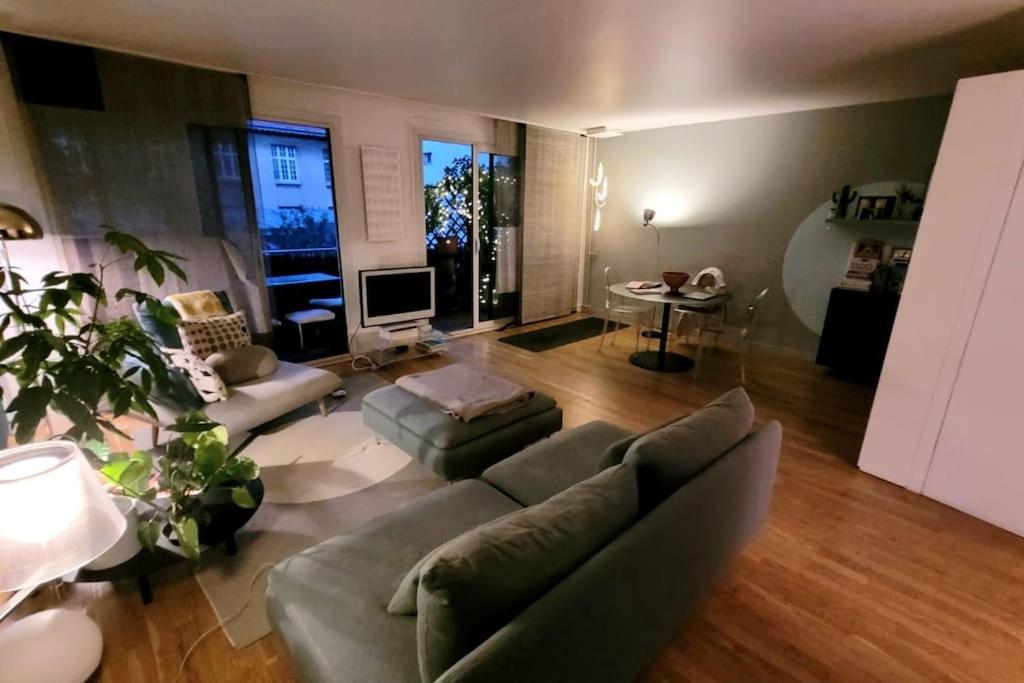 Lovely Artist Appartment Paris Bagian luar foto