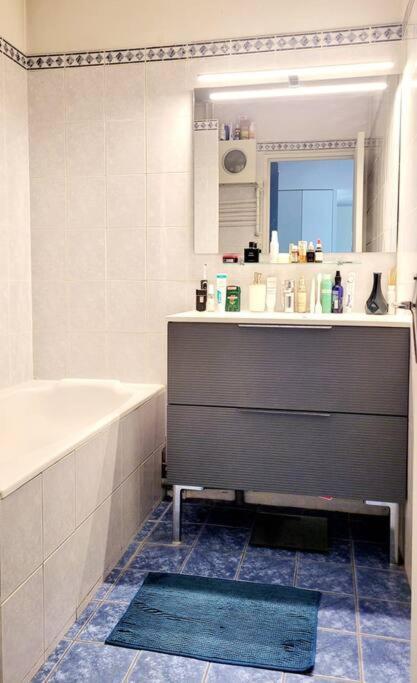 Lovely Artist Appartment Paris Bagian luar foto